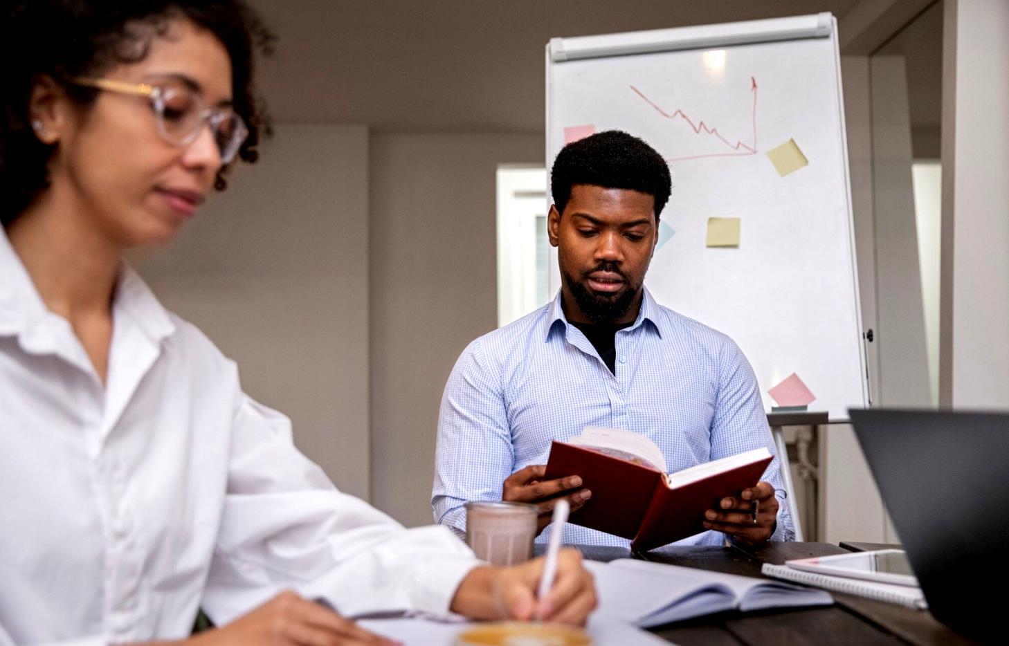 Professionelle Finanzanalyse und Berichtswesen