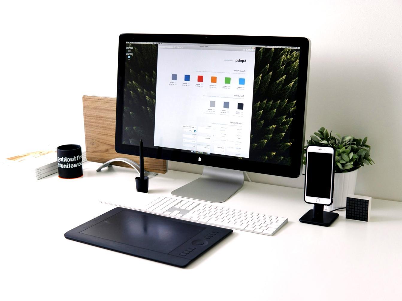 Modernes Bürogebäude mit professioneller Arbeitsumgebung